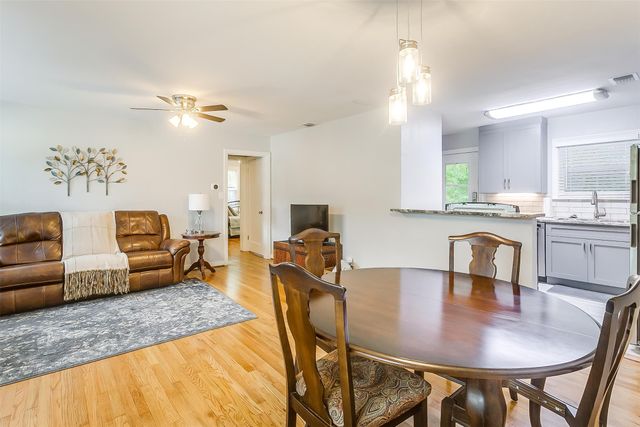 4704 Collinwood Avenue, Fort Worth, TX 76107