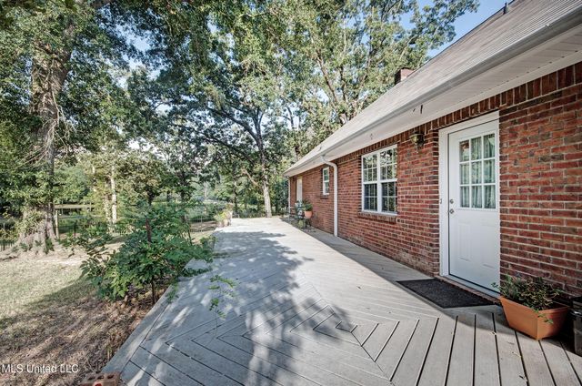 402 Springwood Circle, Terry, MS 39170
