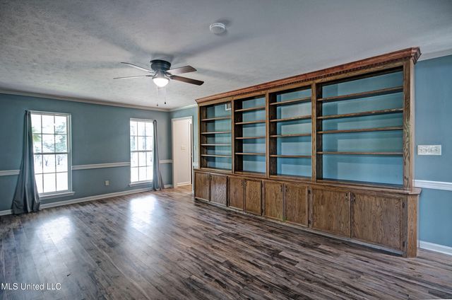 402 Springwood Circle, Terry, MS 39170