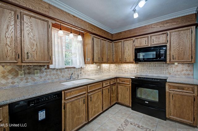 402 Springwood Circle, Terry, MS 39170