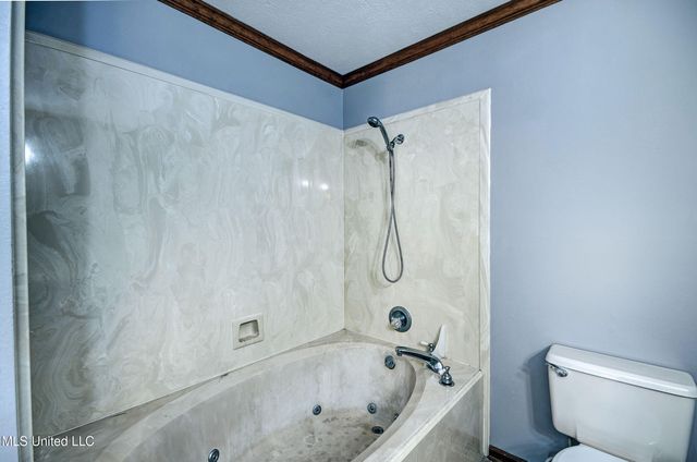402 Springwood Circle, Terry, MS 39170