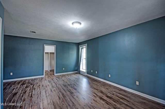 402 Springwood Circle, Terry, MS 39170