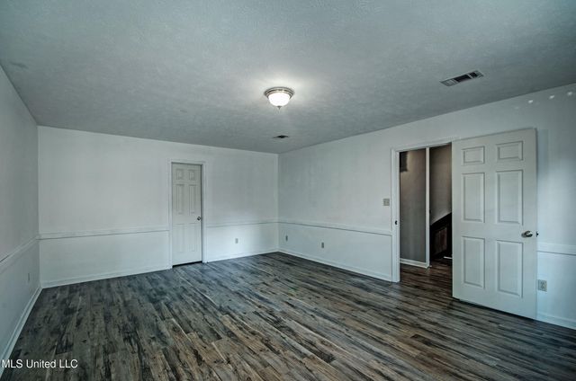 402 Springwood Circle, Terry, MS 39170