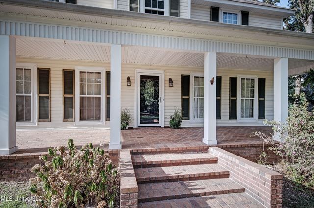 402 Springwood Circle, Terry, MS 39170