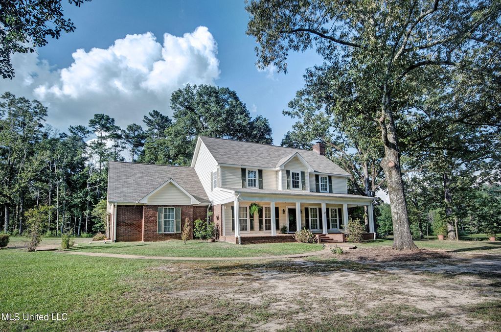 402 Springwood Circle, Terry, MS 39170