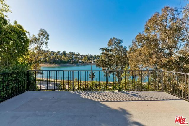 2106 Rockford Road, Los Angeles, CA 90039