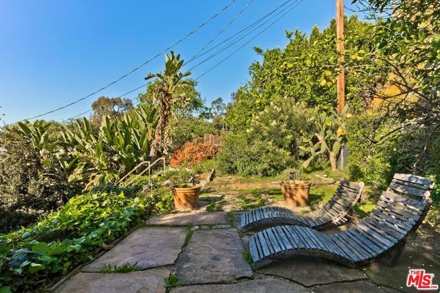 2106 Rockford Road, Los Angeles, CA 90039