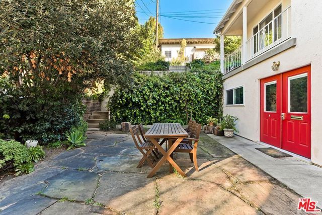 2106 Rockford Road, Los Angeles, CA 90039