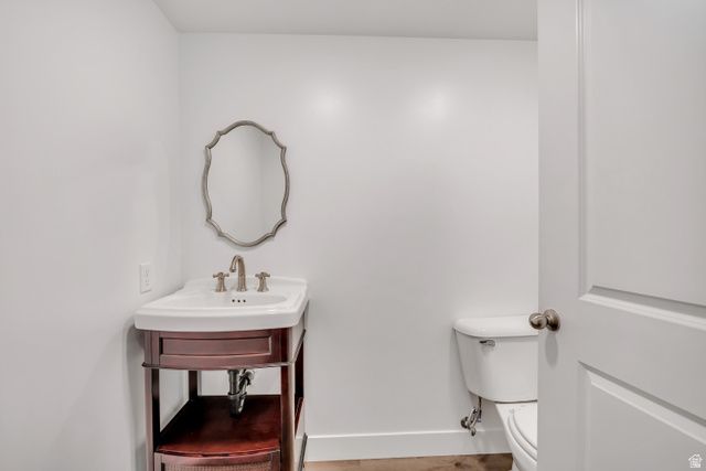 341 E EDGEMONT DR, North Salt Lake, UT 84054