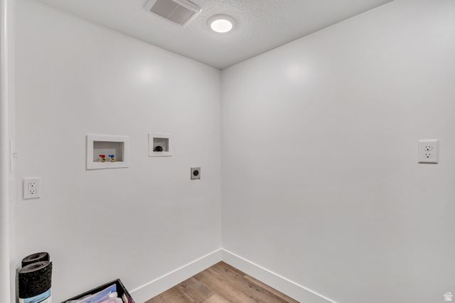 341 E EDGEMONT DR, North Salt Lake, UT 84054