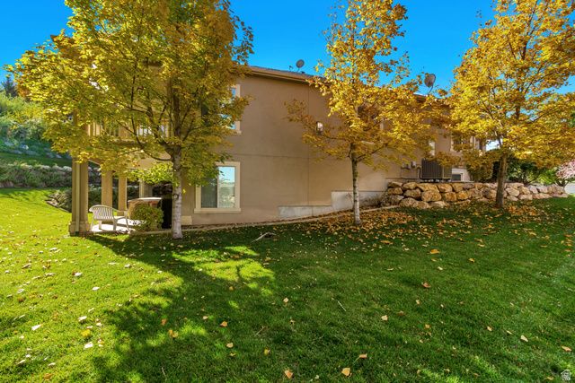 341 E EDGEMONT DR, North Salt Lake, UT 84054