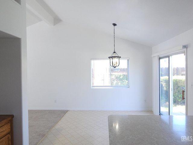 5226 San Mateo Drive, Bakersfield, CA 93307