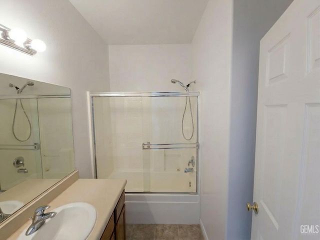 5226 San Mateo Drive, Bakersfield, CA 93307