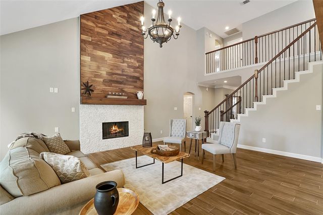 87 N Concord Valley Circle, The Woodlands, TX 77382