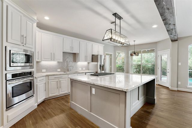 87 N Concord Valley Circle, The Woodlands, TX 77382