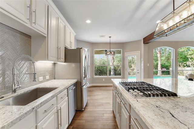 87 N Concord Valley Circle, The Woodlands, TX 77382