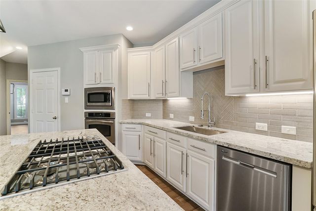 87 N Concord Valley Circle, The Woodlands, TX 77382