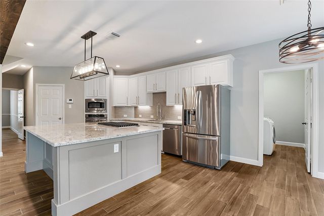 87 N Concord Valley Circle, The Woodlands, TX 77382