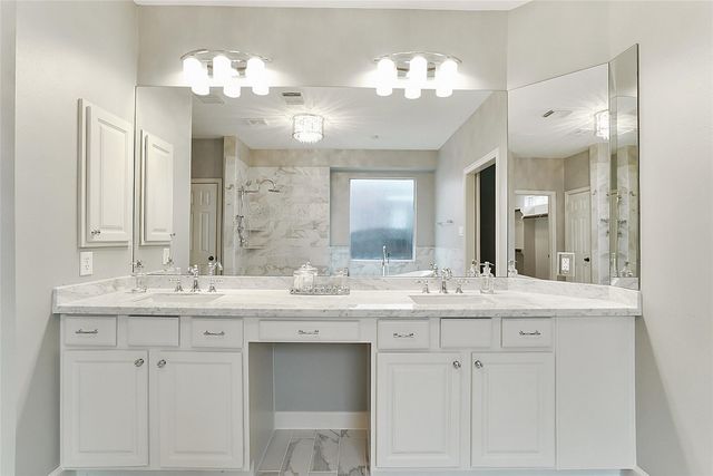 87 N Concord Valley Circle, The Woodlands, TX 77382