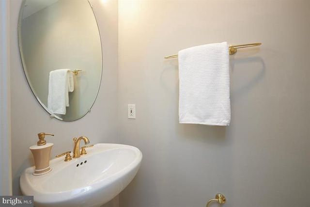 4906 MONTGOMERY LN, Bethesda, MD 20814