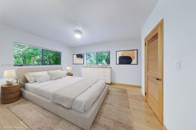 6290 SW 86th St, Miami, FL 33143