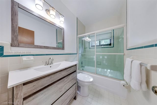 6290 SW 86th St, Miami, FL 33143