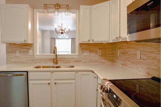 8205 Emerald Court DR, Roanoke, VA 24019