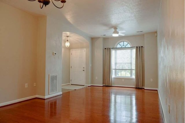 8205 Emerald Court DR, Roanoke, VA 24019