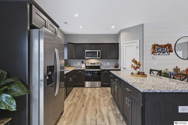 1740 NW 52nd Street, Lincoln, NE 68528