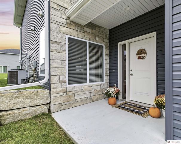 1740 NW 52nd Street, Lincoln, NE 68528