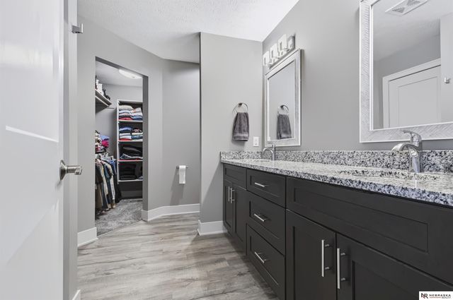 1740 NW 52nd Street, Lincoln, NE 68528