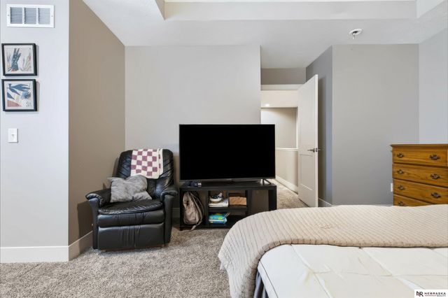 1740 NW 52nd Street, Lincoln, NE 68528