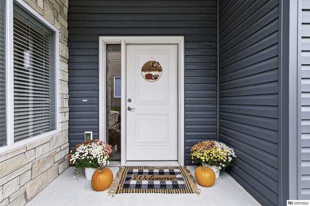 1740 NW 52nd Street, Lincoln, NE 68528