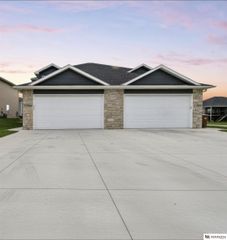 1740 NW 52nd Street, Lincoln, NE 68528