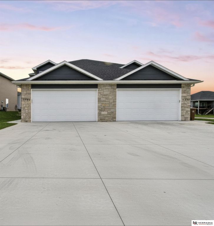 1740 NW 52nd Street, Lincoln, NE 68528