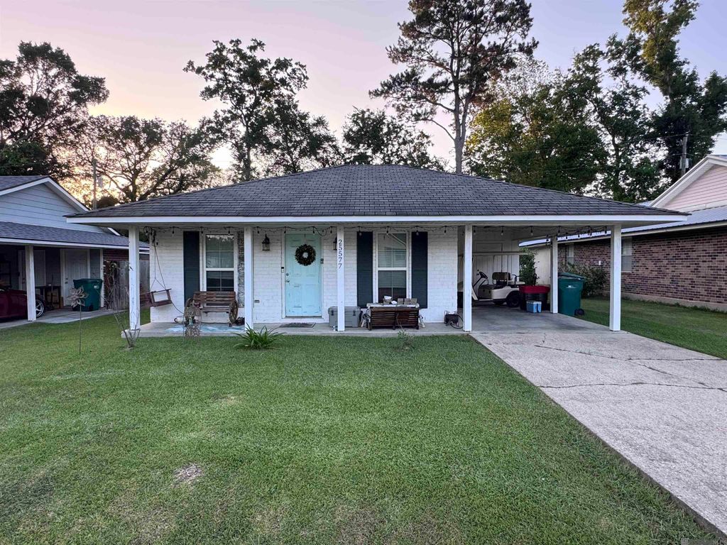25577 Rosedown Dr, Denham Springs, LA 70726