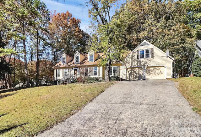 5815 Chapel Creek Court, Charlotte, NC 28226