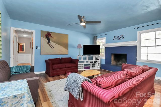 5815 Chapel Creek Court, Charlotte, NC 28226