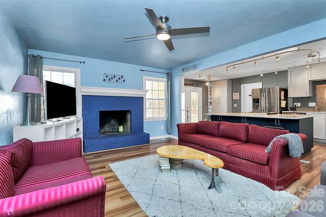 5815 Chapel Creek Court, Charlotte, NC 28226