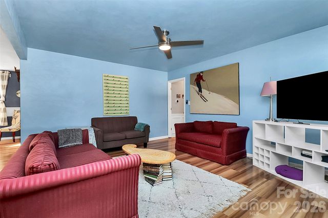 5815 Chapel Creek Court, Charlotte, NC 28226