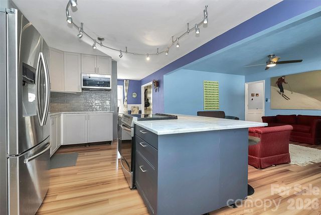 5815 Chapel Creek Court, Charlotte, NC 28226