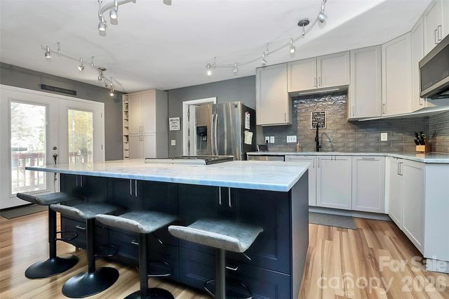 5815 Chapel Creek Court, Charlotte, NC 28226