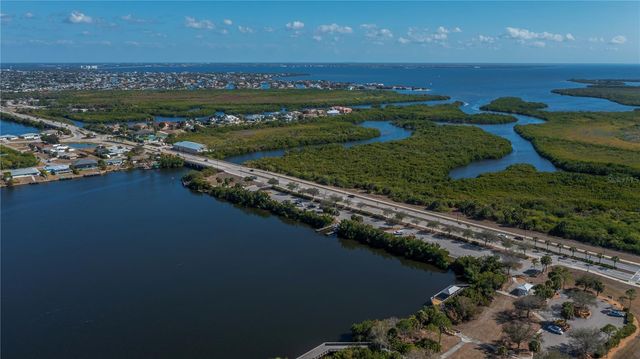 209 SPRINGVIEW CIRCLE NW, Port Charlotte, FL 33948