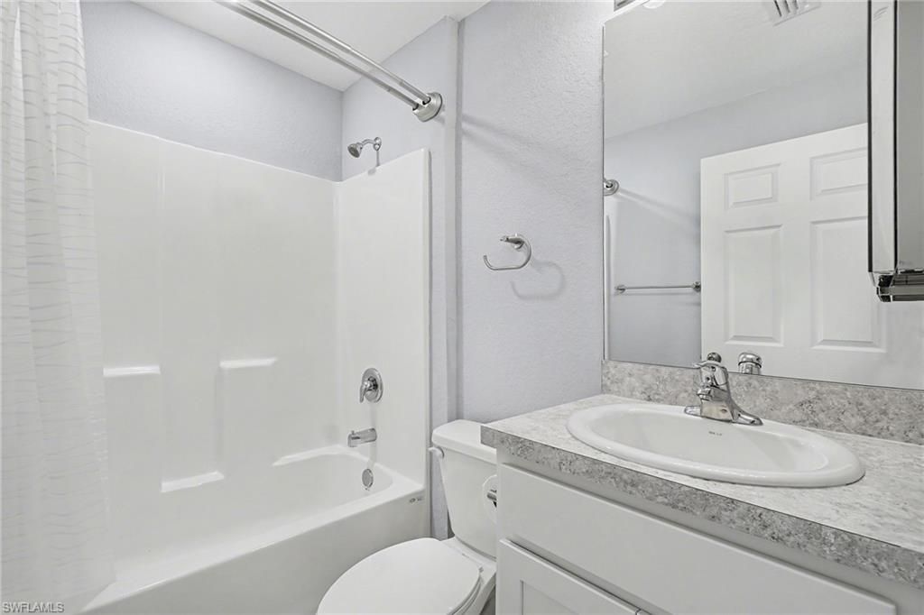 Image 18 of property listing at 2725 NW 19th PL, Cape Coral, FL 33993