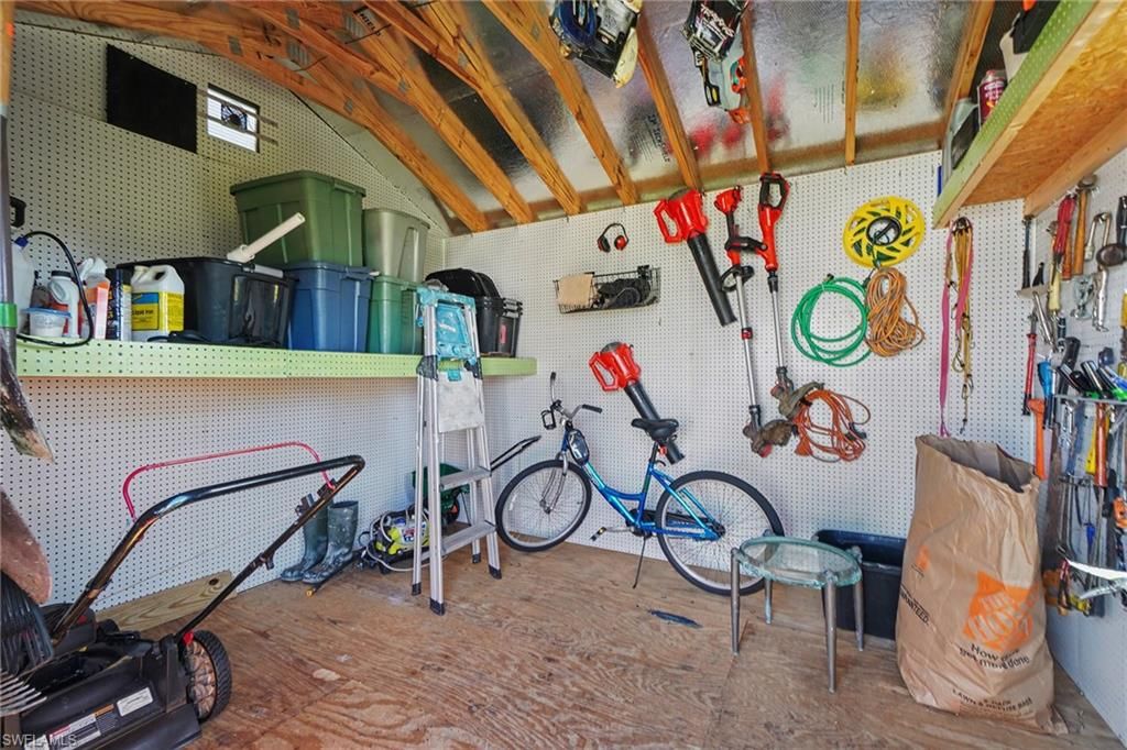 Image 19 of property listing at 2725 NW 19th PL, Cape Coral, FL 33993