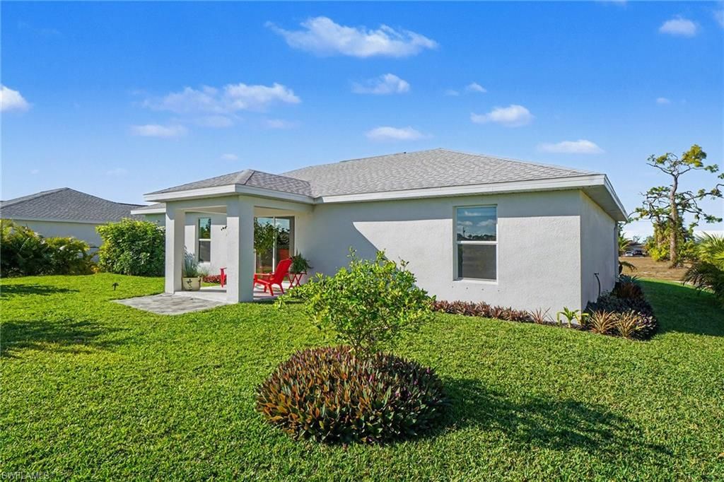 Image 22 of property listing at 2725 NW 19th PL, Cape Coral, FL 33993