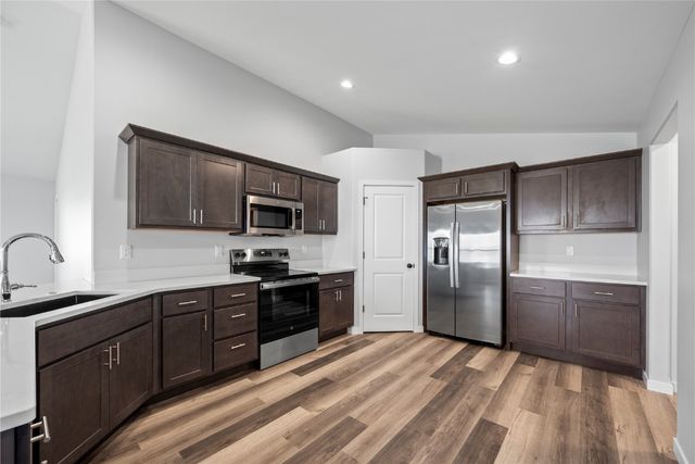 3930 Quail Trail Drive, Marion, IA 52302