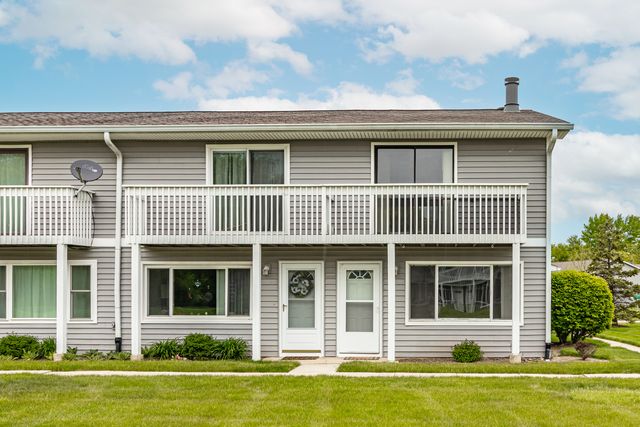 17490 W Chestnut Lane 10D, Gurnee, IL 60031
