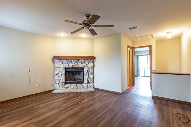 17490 W Chestnut Lane 10D, Gurnee, IL 60031