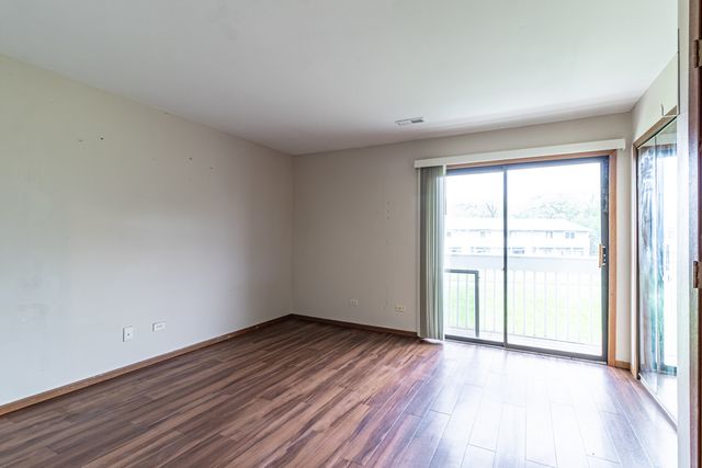 17490 W Chestnut Lane 10D, Gurnee, IL 60031